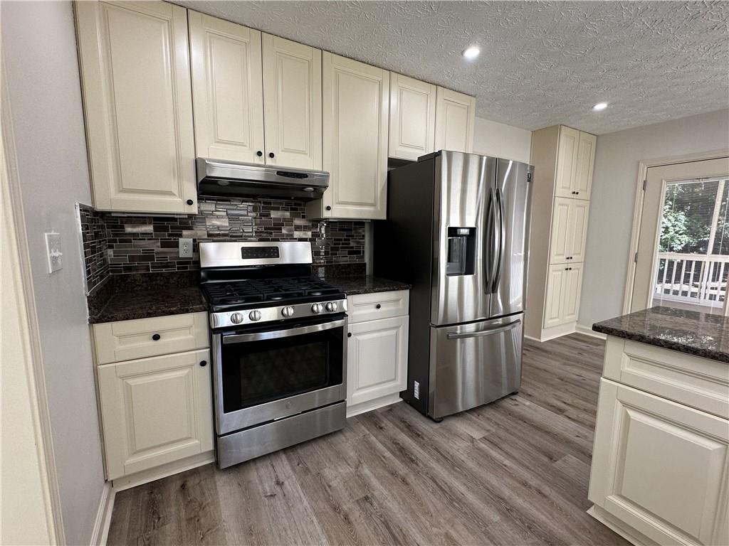 HICKORY BLUFF - Residential