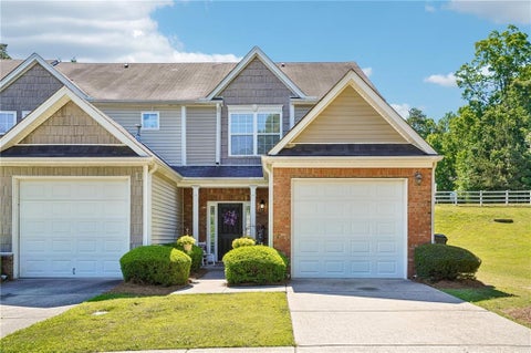 Townhouse For Sale - 5301 Paramount View Way<br/> Sugar Hill, GA 30518