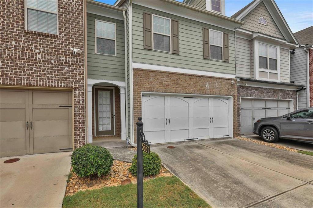 5661 Radford Loop