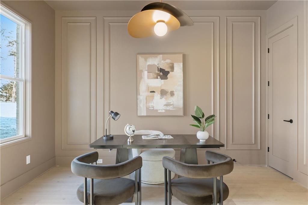 210 Simonton Road SW