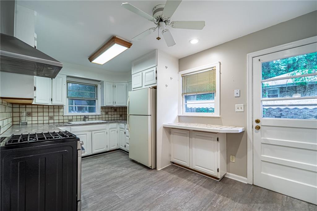 218 Woodview Lane, Smyrna, Georgia image 14