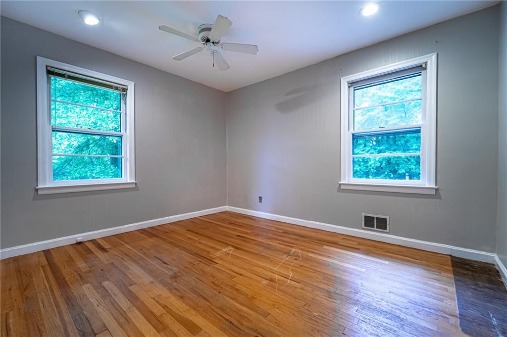 218 Woodview Lane, Smyrna, Georgia image 9