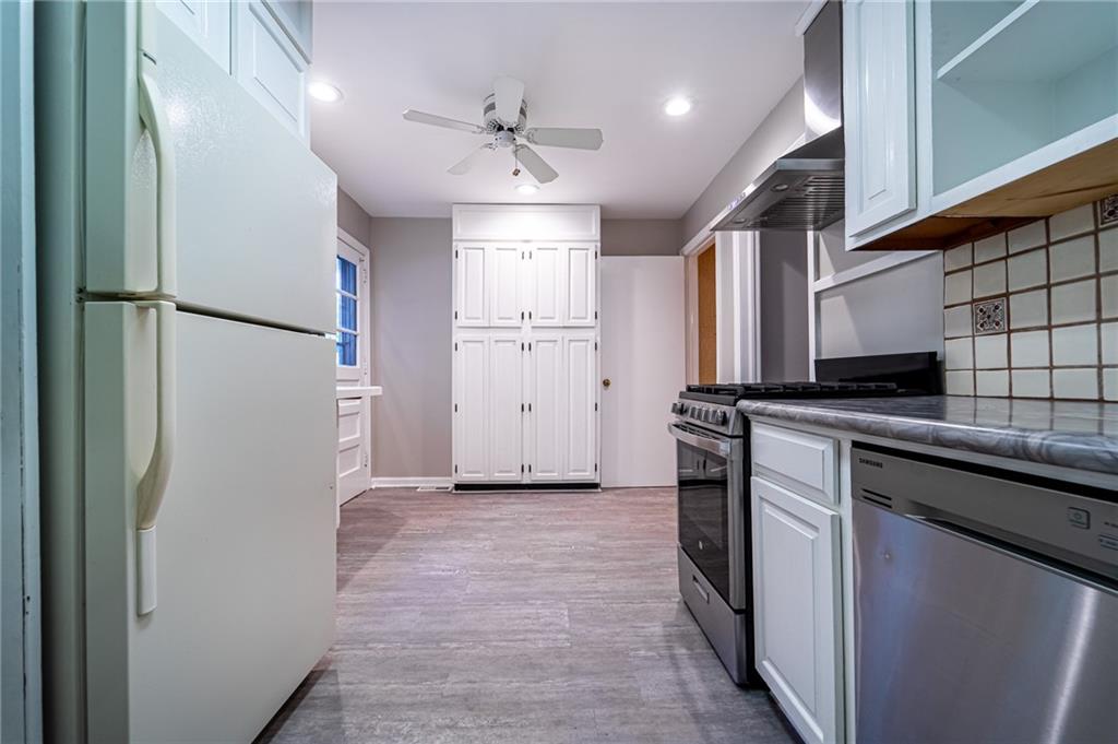 218 Woodview Lane, Smyrna, Georgia image 16