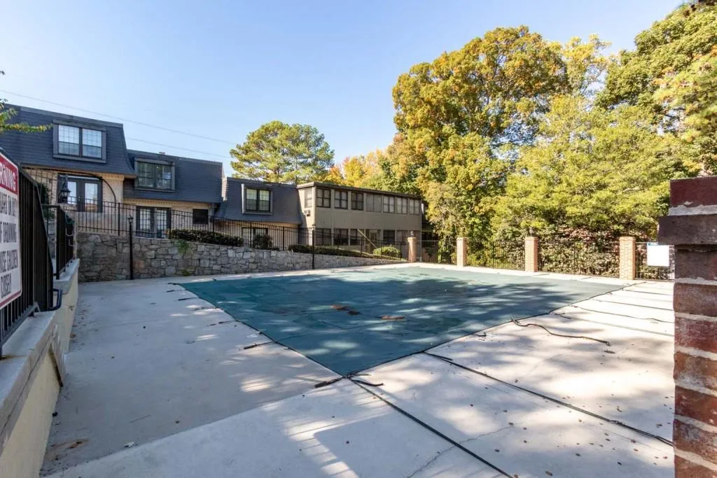 Atlanta, Georgia 30327, United States, 2 Bedrooms Bedrooms, ,2 BathroomsBathrooms,Residential,Active,36408