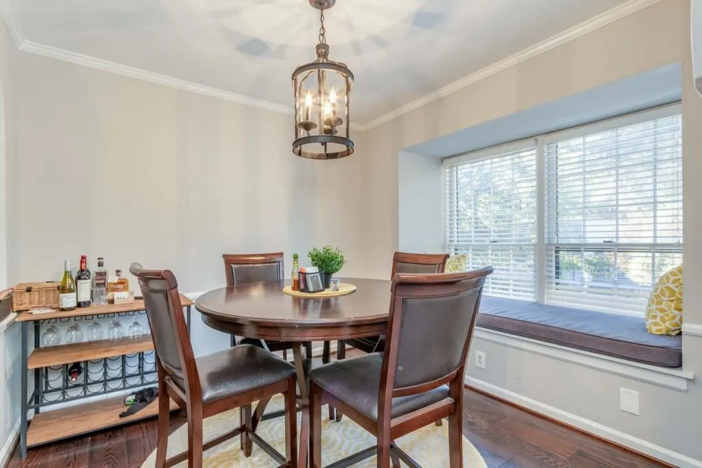 Atlanta, Georgia 30327, United States, 2 Bedrooms Bedrooms, ,2 BathroomsBathrooms,Residential,Active,36408