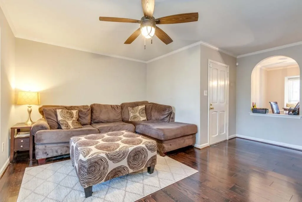 Atlanta, Georgia 30327, United States, 2 Bedrooms Bedrooms, ,2 BathroomsBathrooms,Residential,Active,36408