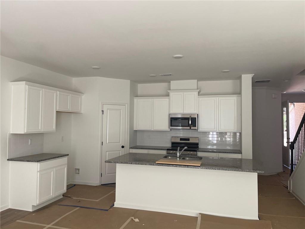 1406 Lucan Lane NW WC2.21