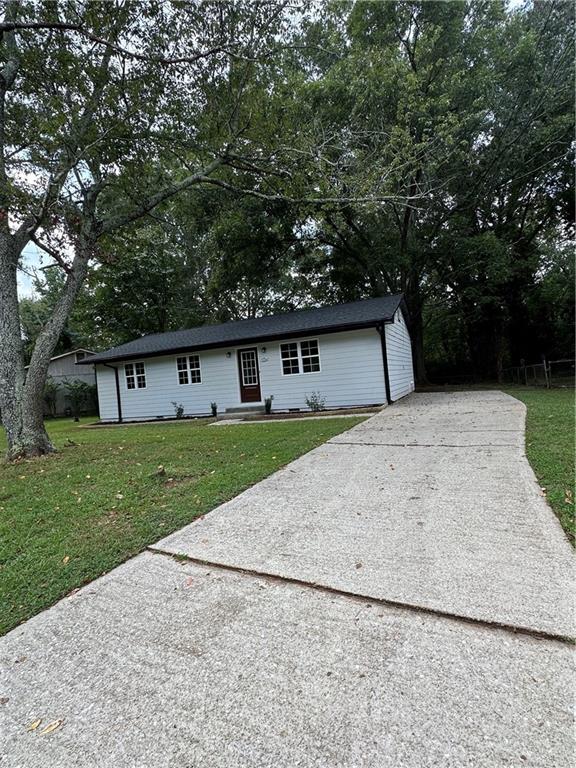 Amazing Fully Renovated Ranch in Prestigious Valley Forge – Decatur
Welcome to your dream home! This stunning ranch in the highly sought-after Valley Forge subdivision has been completely remodeled from top to bottom. Everything is brand new – roof, windows, siding, electrical, plumbing, kitchen, floors, and bathrooms – offering you the peace of mind of a move-in ready home.
Enjoy the perfect blend of style and convenience with a modern kitchen, updated baths, and spacious living areas. Located just minutes from shopping, dining, and major intersections, this home puts everything you need right at your fingertips.
This beautifully remodeled ranch isn’t just move-in ready — it comes with a unique feature you won’t find everywhere: your very own electric car connection! Perfect for today’s lifestyle, this home blends classic comfort with modern convenience.
Now is the time to buy – start a new chapter in your life and make your money work for you. Don’t miss out on this incredible opportunity!
