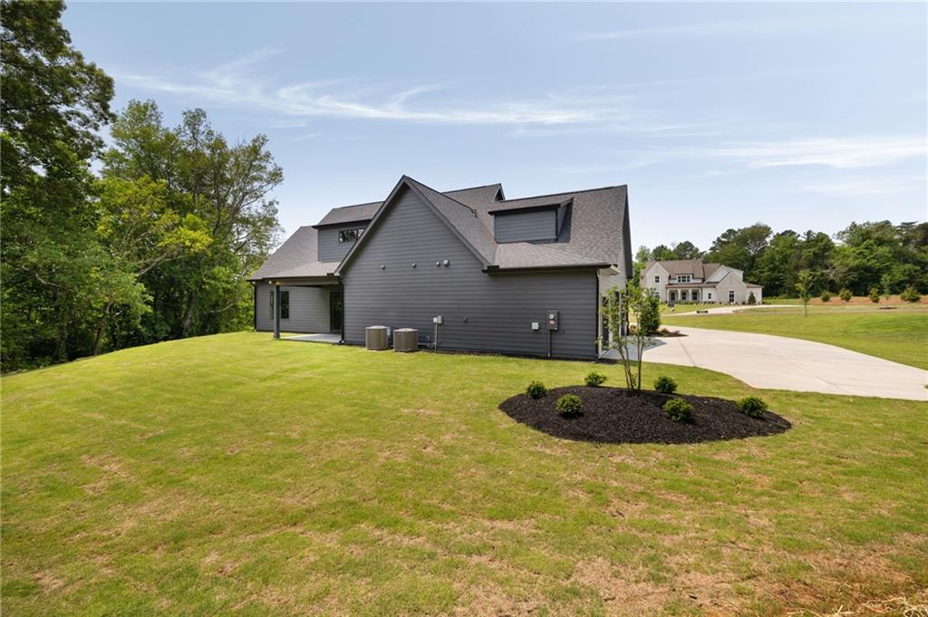 157 Palisade Drive NE