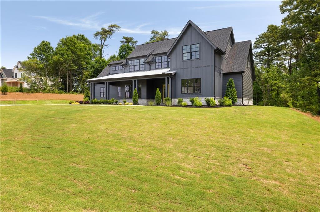 157 Palisade Drive NE