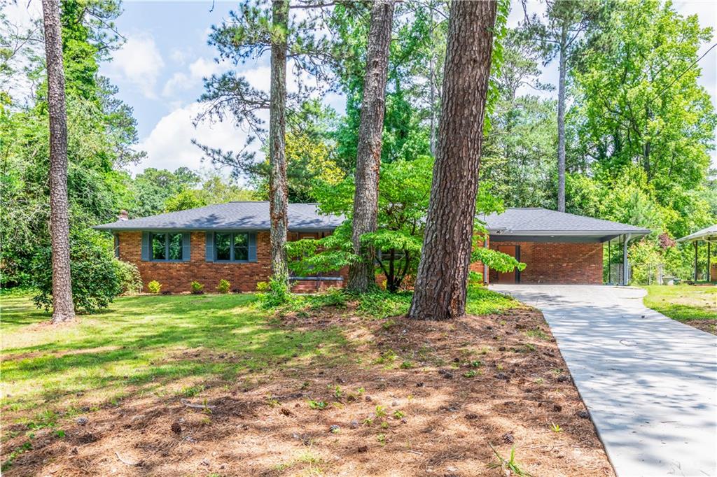 3219 W Manor Lane