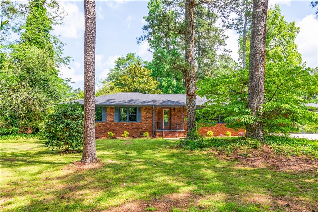 3219 W Manor Lane