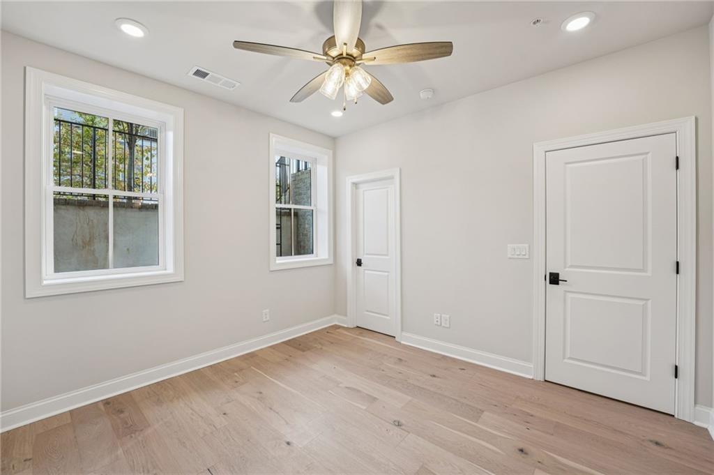 Towns on Thompson - Residential