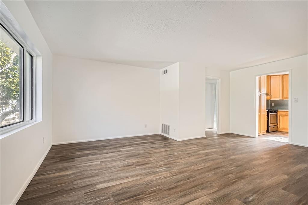 98 Ardmore Place NW 3