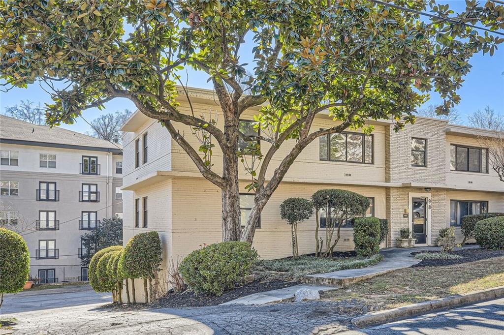 98 Ardmore Place NW 3