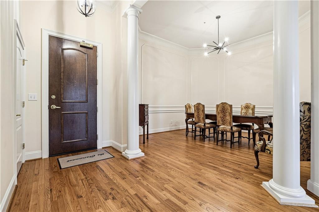 417 Clairemont Avenue 319