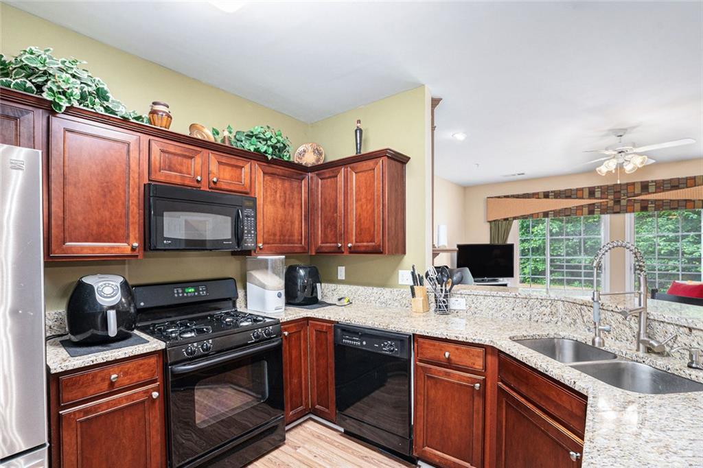129 Finsbury Lane, Woodstock, Georgia image 10