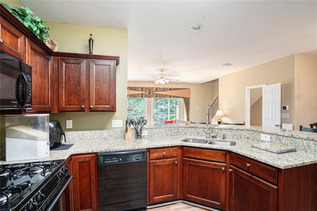 129 Finsbury Lane, Woodstock, Georgia image 9