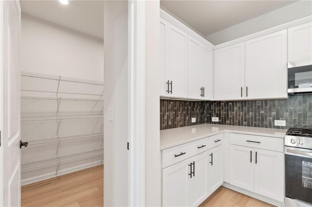 1541 Savory Way
