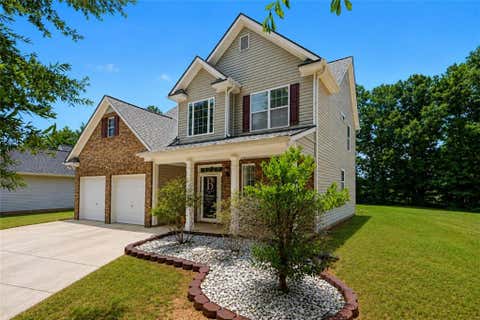 Homes For Sale - 140 Revolutionary Drive<br/> Hampton, GA 30228