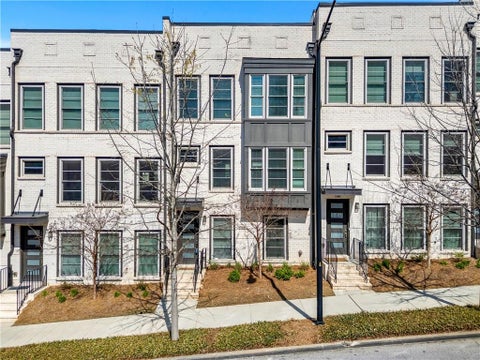 Townhouse For Sale - 552 Ember Lane<br/> Atlanta, GA 30318