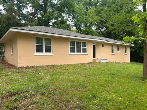 2076 Garden Circle Decatur GA 30032