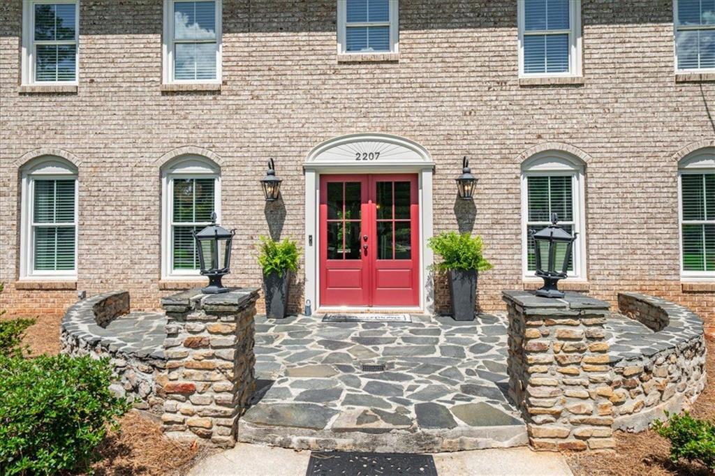 2207 Forestglade Drive