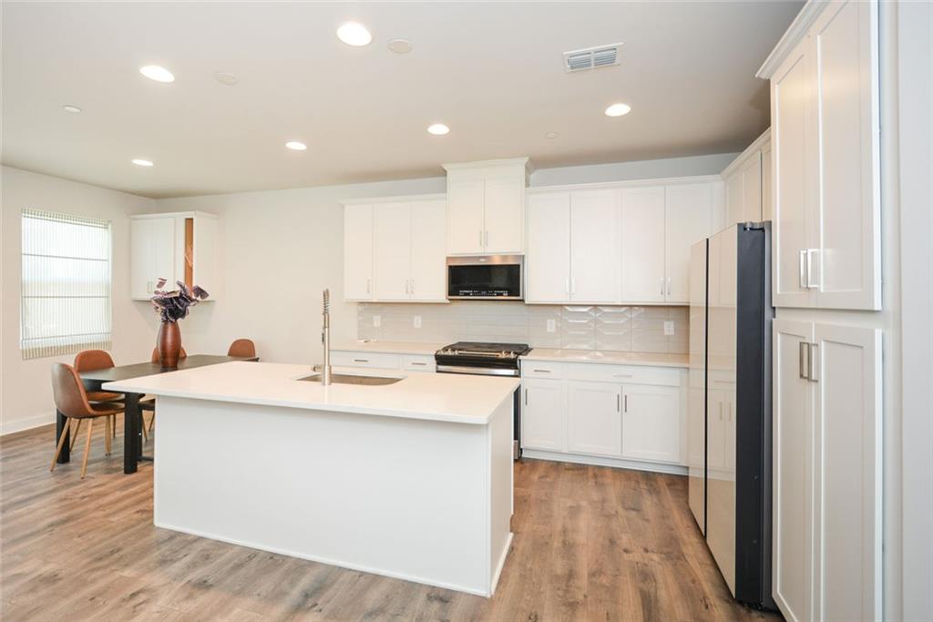 ADDISON POINT - Residential