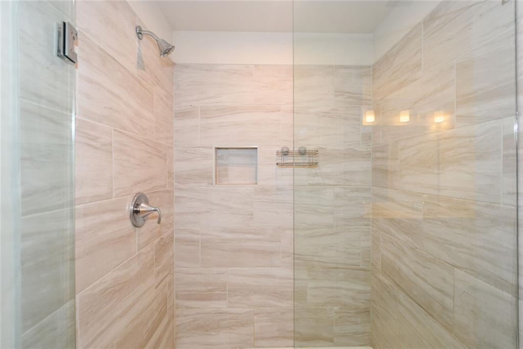 ADDISON POINT - Residential