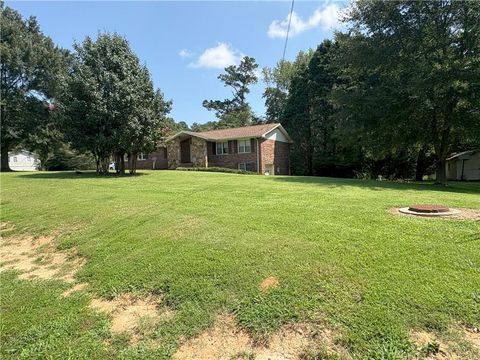 Homes For Sale - 2810 Brookfield Circle<br/> Cumming, GA 30040