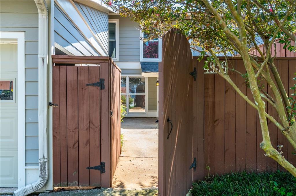 4939 Meadow Lane