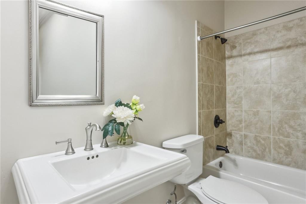 345 Alderwood Lane, Sandy Springs, Georgia image 24