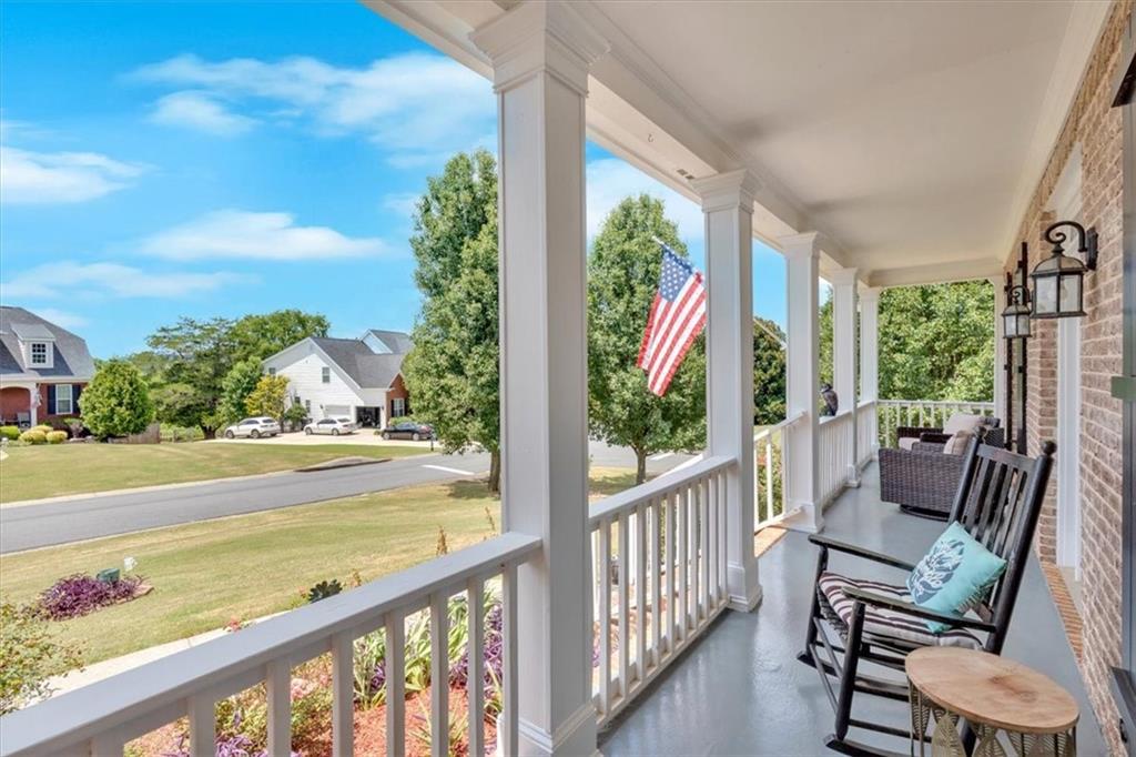 76 Colonial Circle NW