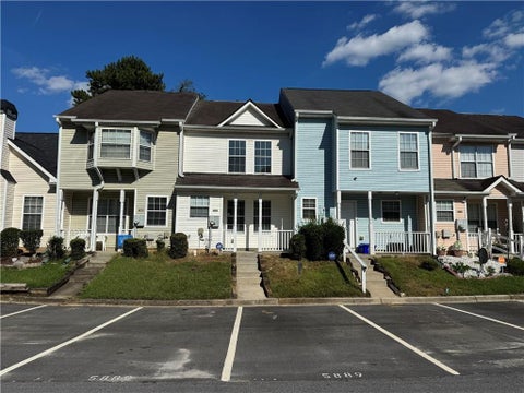 Townhouse For Sale - 5889 Trent Walk Drive<br/> Lithonia, GA 30038