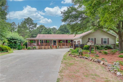 Homes For Sale - 2521 Stone Drive<br/> Lilburn, GA 30047