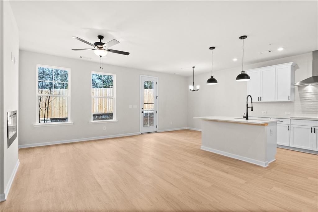 1016 Rose Drive, Marietta, Georgia image 6