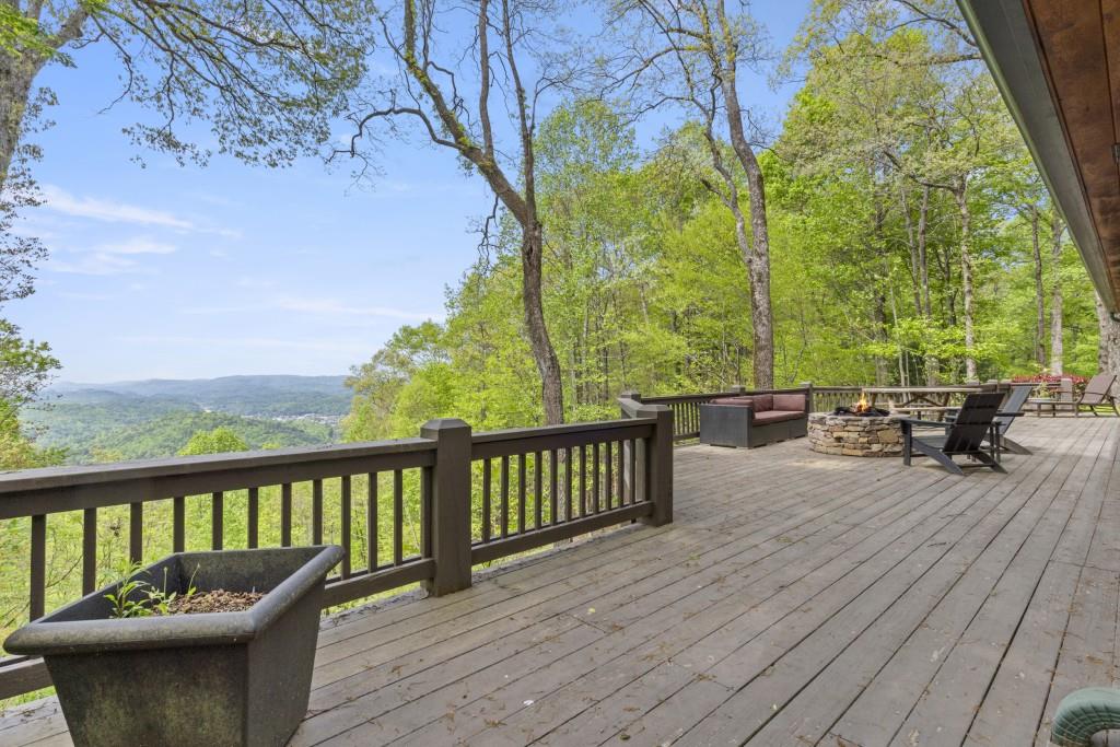 852 Black Bear Den Road, Clayton, Georgia image 13