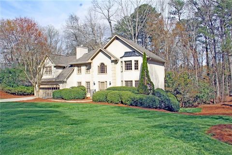 Photo of 2070 Shallowford Park Manor, Roswell, GA 30075 (MLS # 7733901)