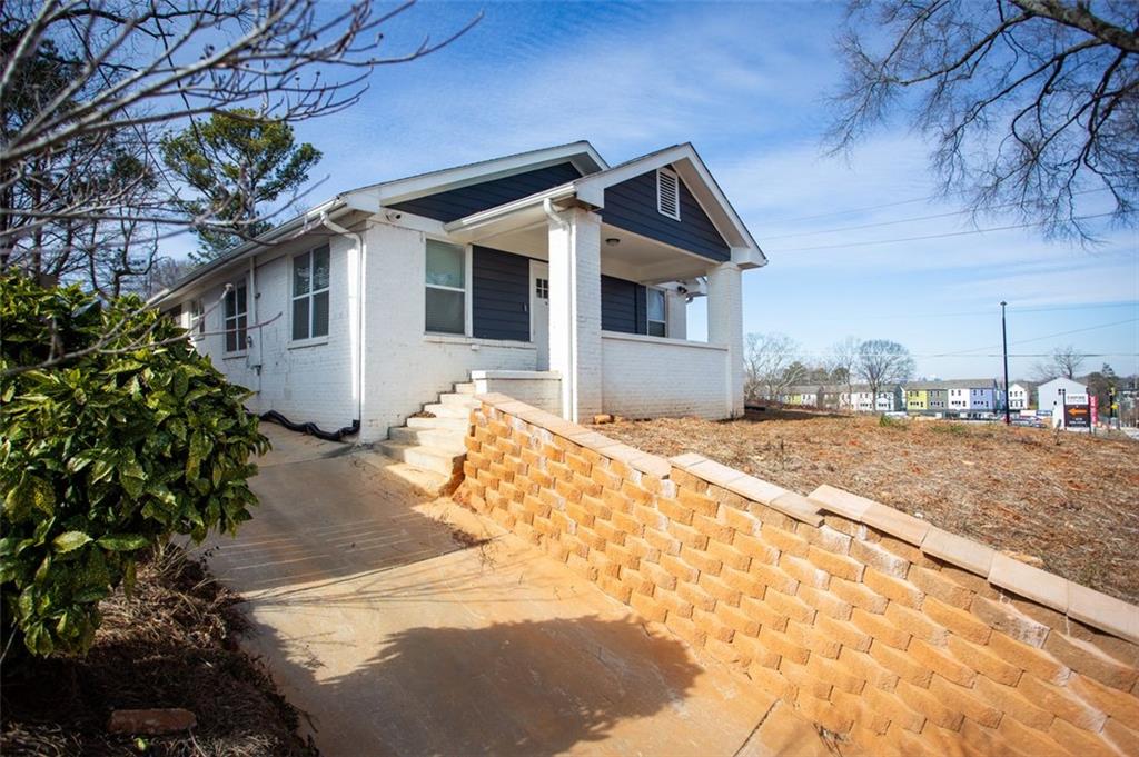 1401 BOULEVARD SE