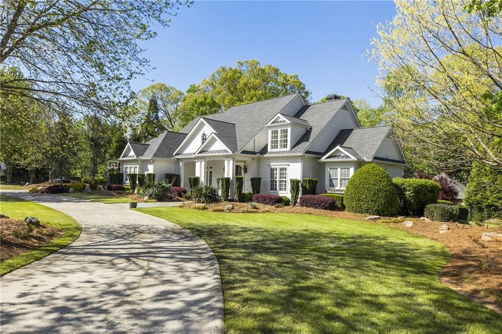 535 Laurel Oaks Lane