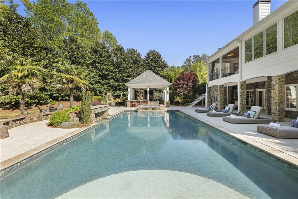 535 Laurel Oaks Lane