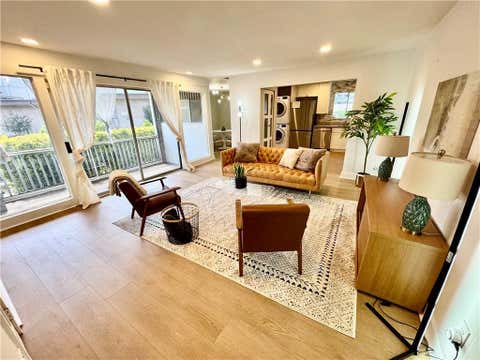 Condo For Sale - 346 Carpenter Drive #17<br/> Fulton County, Atlanta, GA 30328