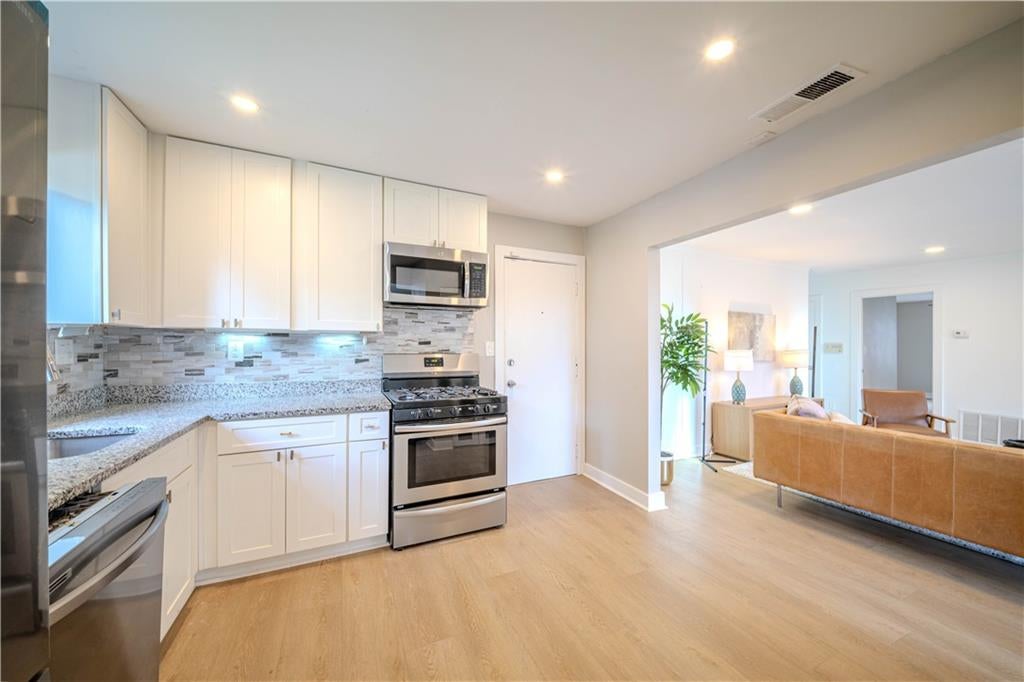 346 Carpenter Drive 17