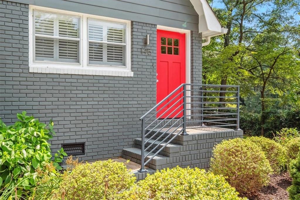 145 Mountain View Road SE