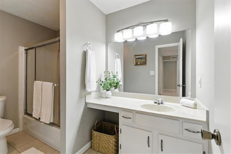 CEDAR CIRCLE - Residential