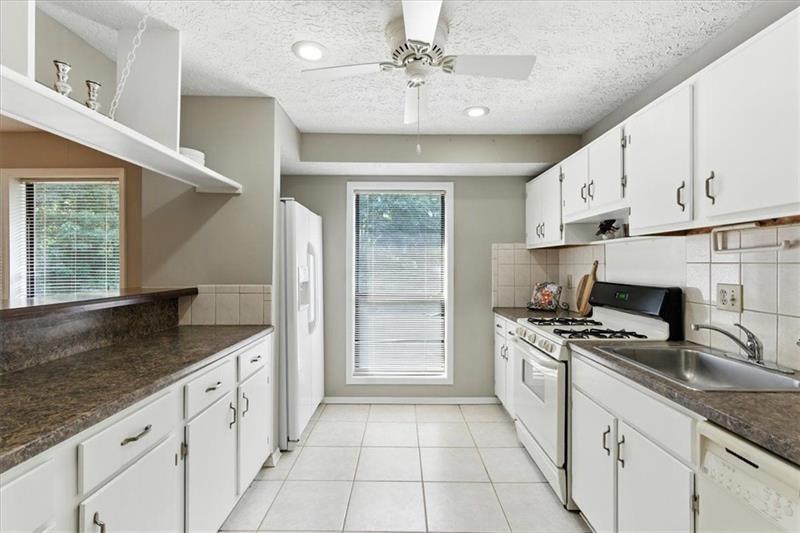 CEDAR CIRCLE - Residential