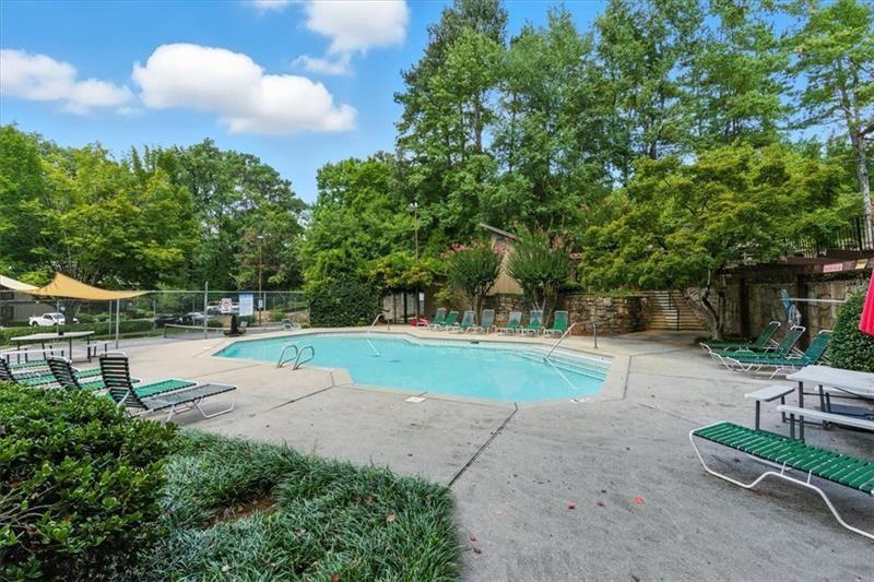 CEDAR CIRCLE - Residential