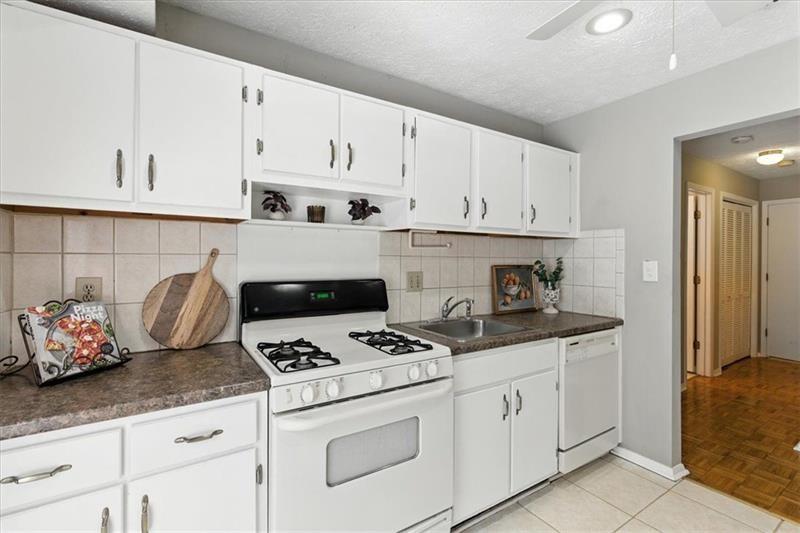 CEDAR CIRCLE - Residential