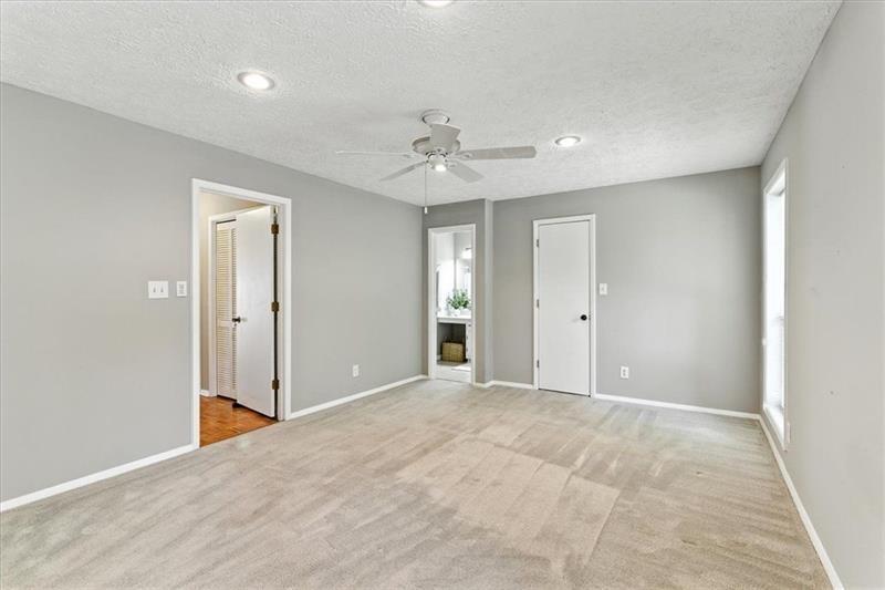 CEDAR CIRCLE - Residential