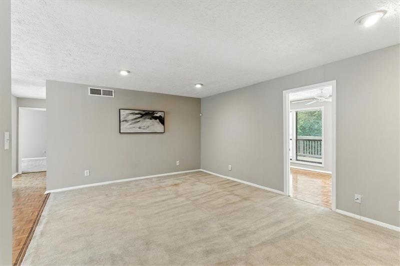 CEDAR CIRCLE - Residential